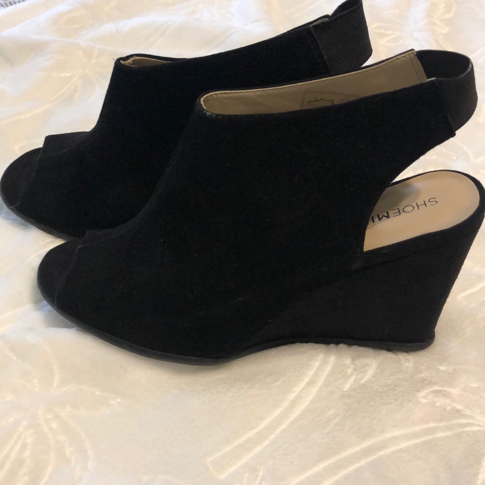 Shoemint Black bootie size 8.5 never worn in new condition.